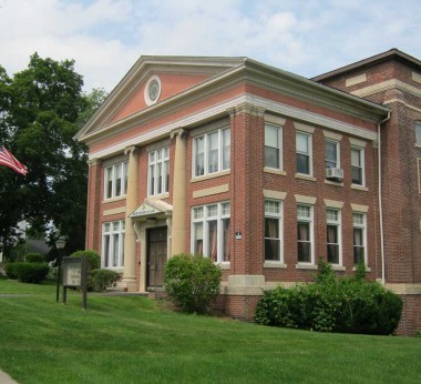 Mount Holyoke Lodge Exterior