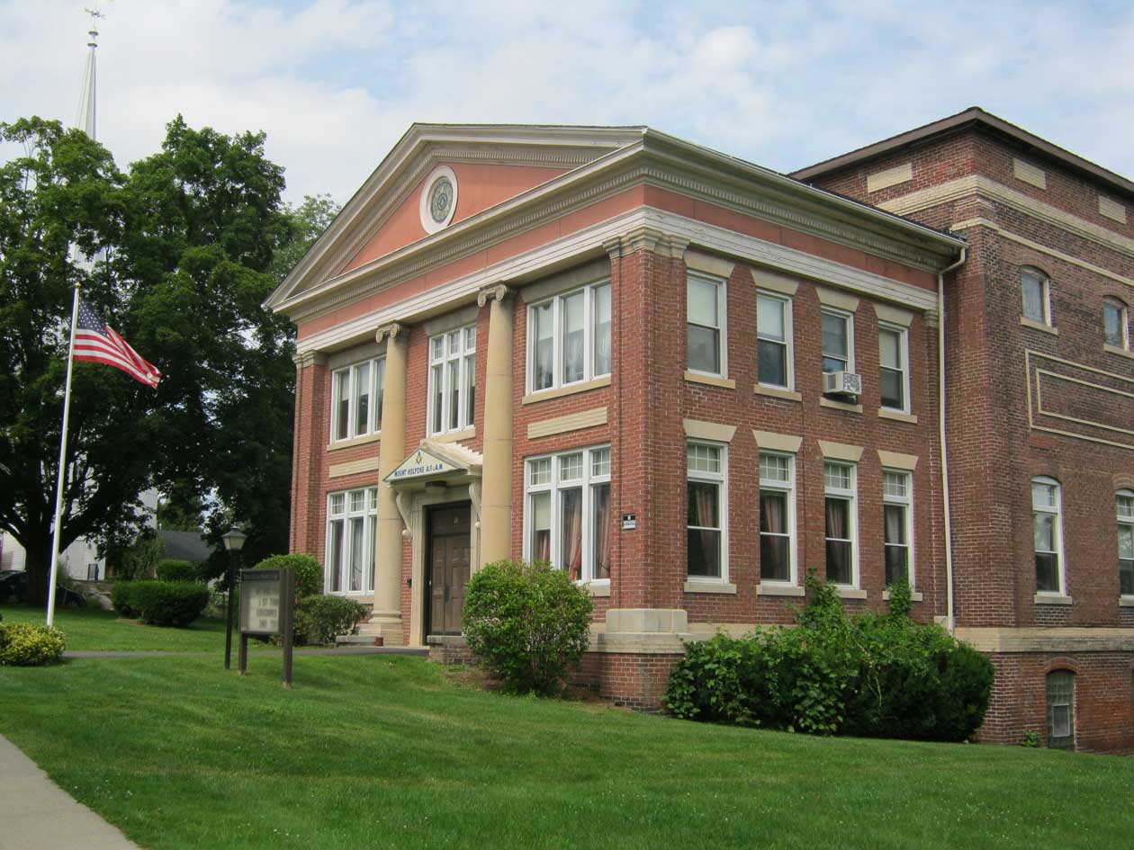 Mount Holyoke Lodge Exterior